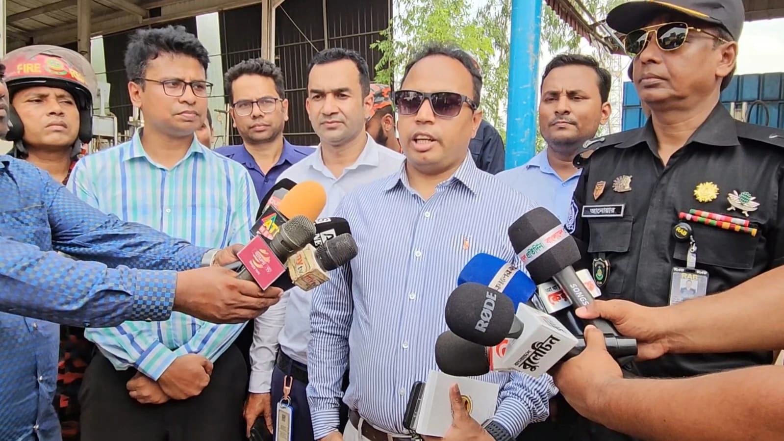 কেরানীগঞ্জে অবৈধ এলপিজি গ্যাস কারখানায় ভ্রাম্যমাণ আদালতের অভিযান, মালিকপক্ষ পলাতক