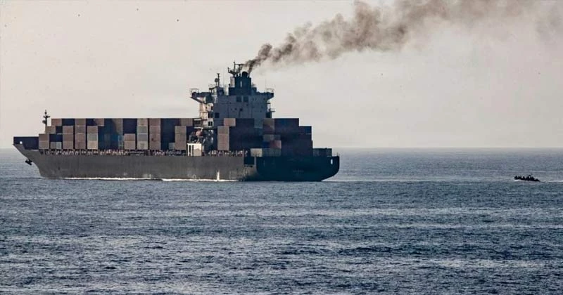 মার্কিন অবরোধের চেষ্টা ব্যর্থ করে দিয়ে বন্দরে পৌঁছাল ইরানি জাহাজ