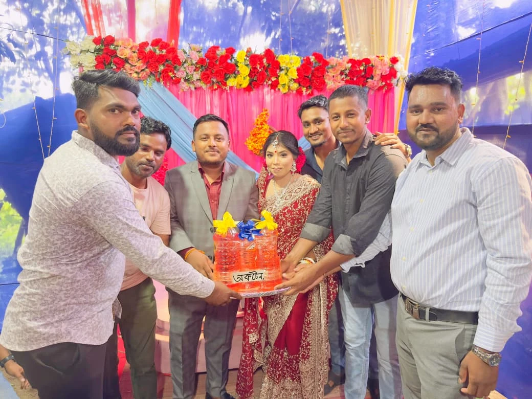 শ্রীমঙ্গলে নবদম্পতিকে ‘অকটেন’ উপহার: সামাজিক যোগাযোগমাধ্যমে আলোচনার ঝড়