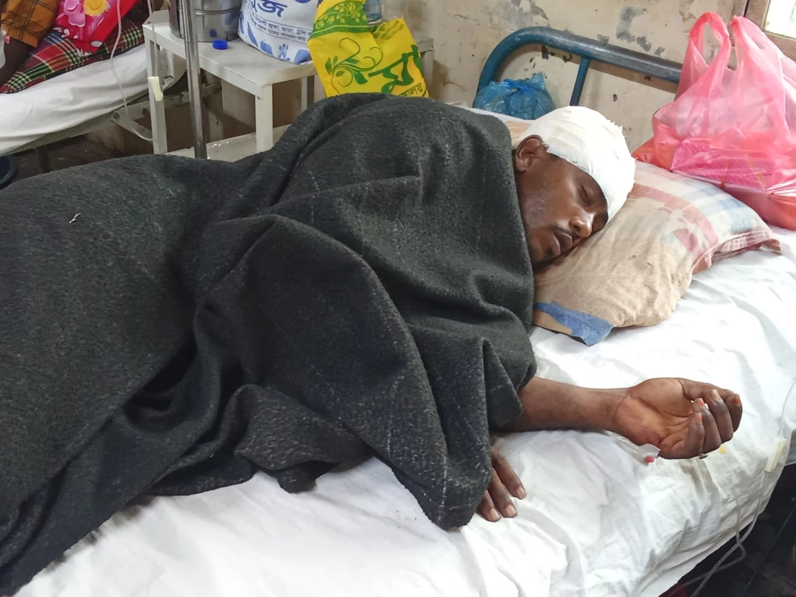 শ্রীমঙ্গলে প্রবাসী যুবককে কুপিয়ে গুরুতর আহত, মামলা দায়ের; গ্রেফতার ৯