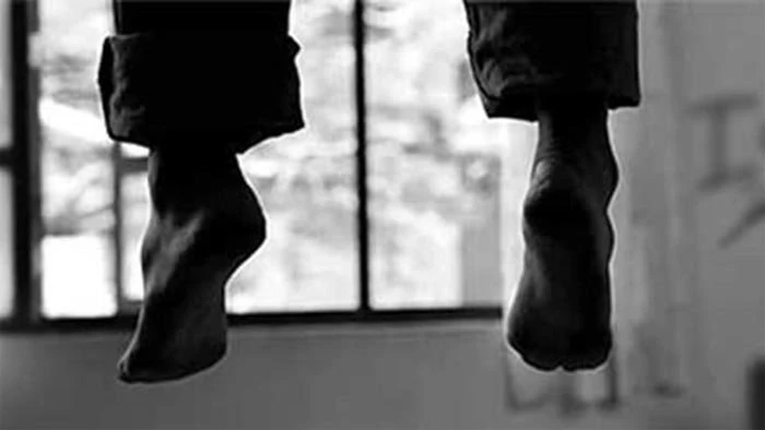 নওগাঁর বদলগাছীতে শ্মশান থেকে ঝুলন্ত লাশ উদ্ধার