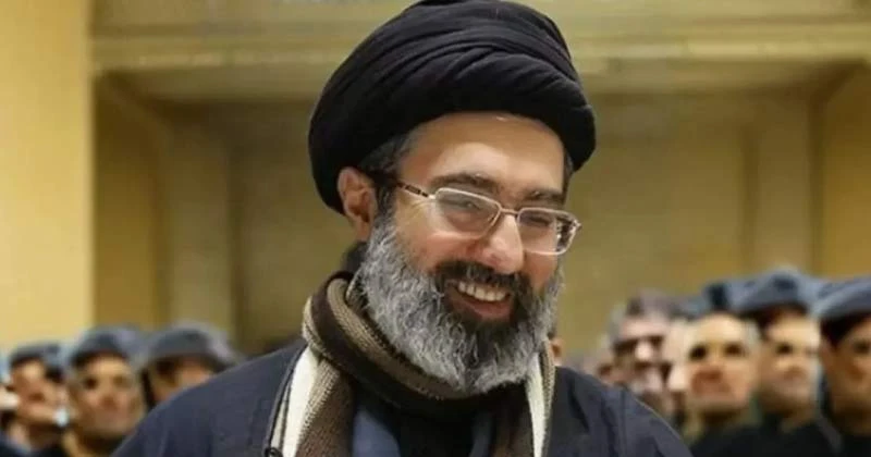 অজ্ঞাত স্থান থেকে মোজতবা খামেনির চিঠিতে চলছে ইরান