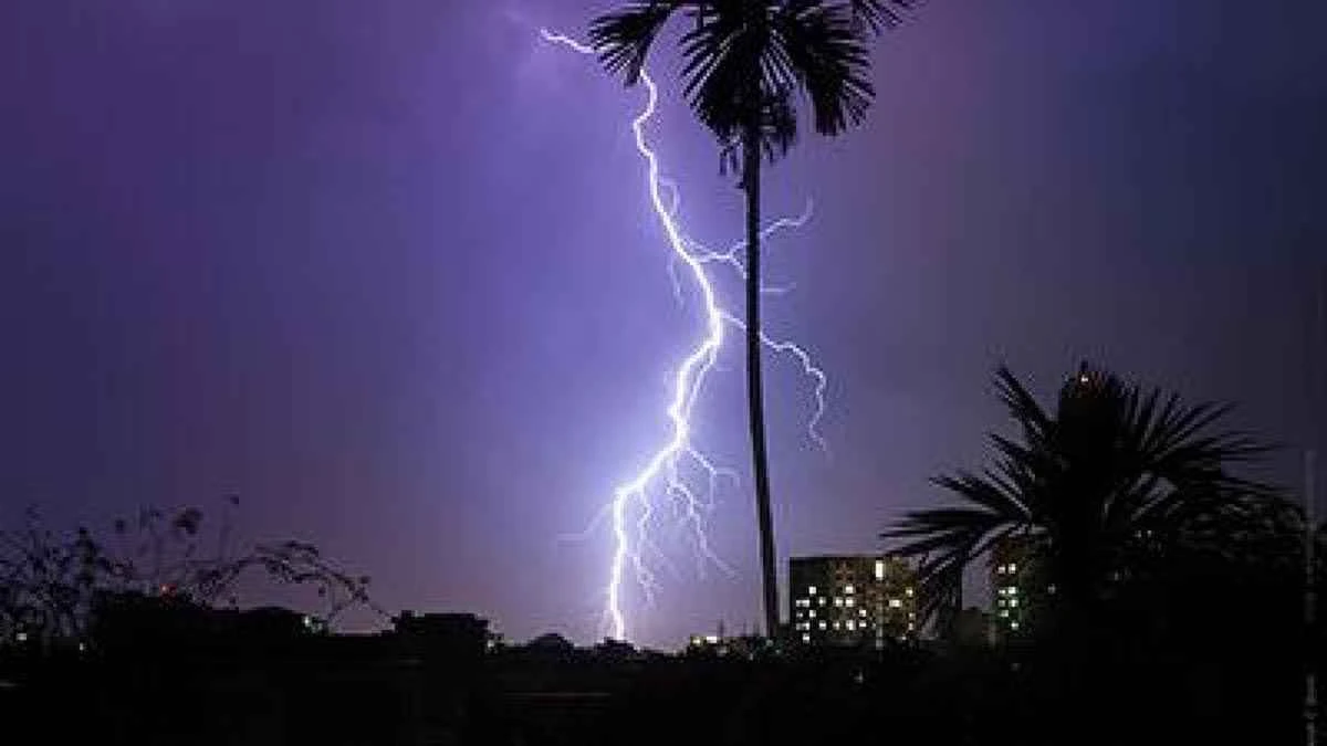 বজ্রপাতে আজ আরও ৯ জনের মৃত্যু