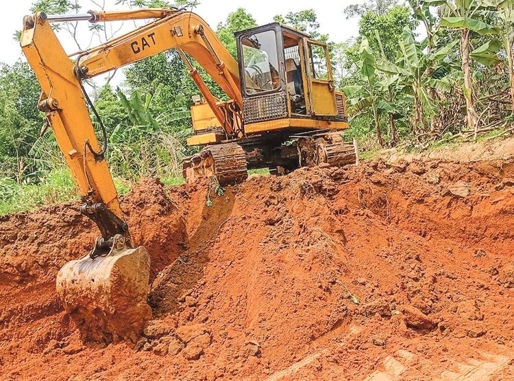 কমলগঞ্জে অবৈধ বালু-মাটি উত্তোলন, নীরব প্রশাসন