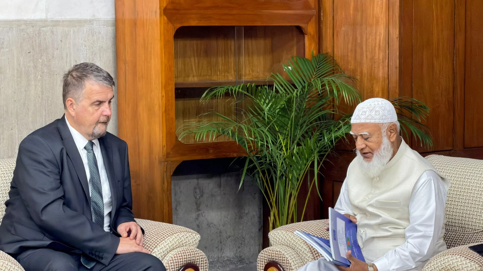 বিরোধীদলীয় নেতার সঙ্গে ইইউ ইলেকশন অবজারভেশন মিশনের সৌজন্য সাক্ষাৎ