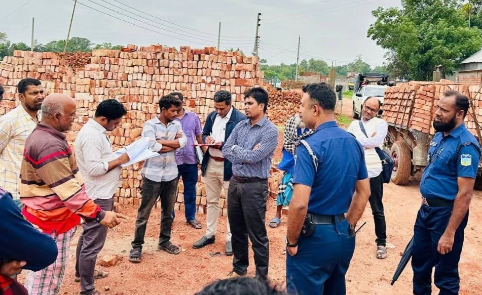 ফুলপুরে অবৈধ ইটভাটার বিরুদ্ধে অভিযান, জরিমানা ৬ লাখ টাকা