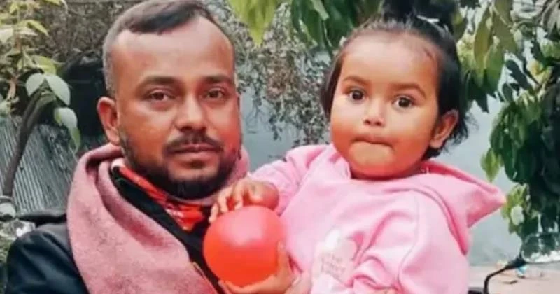 বজ্রপাতে গেল বাবার  প্রাণ, মেয়ে কোল থেকে ছিটকে প্রাণে বাঁচলো