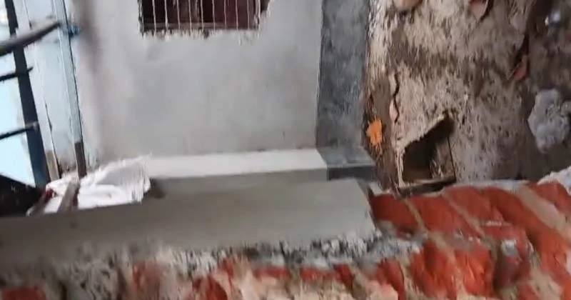 নওগাঁয় হাইকোর্টের স্থগিতাদেশ অমান্য করে বসতবাড়ি ভাঙচুর ও দখলচেষ্টার অভিযোগ