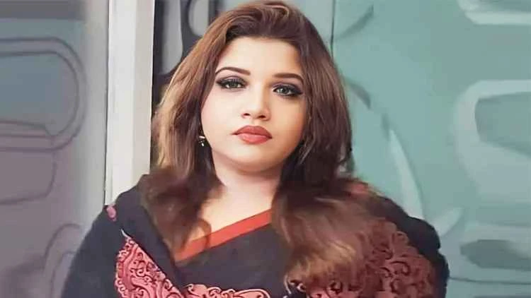 শামা ওবায়েদের গাড়িতে বাসের ধাক্কা, চালক গ্রেফতার