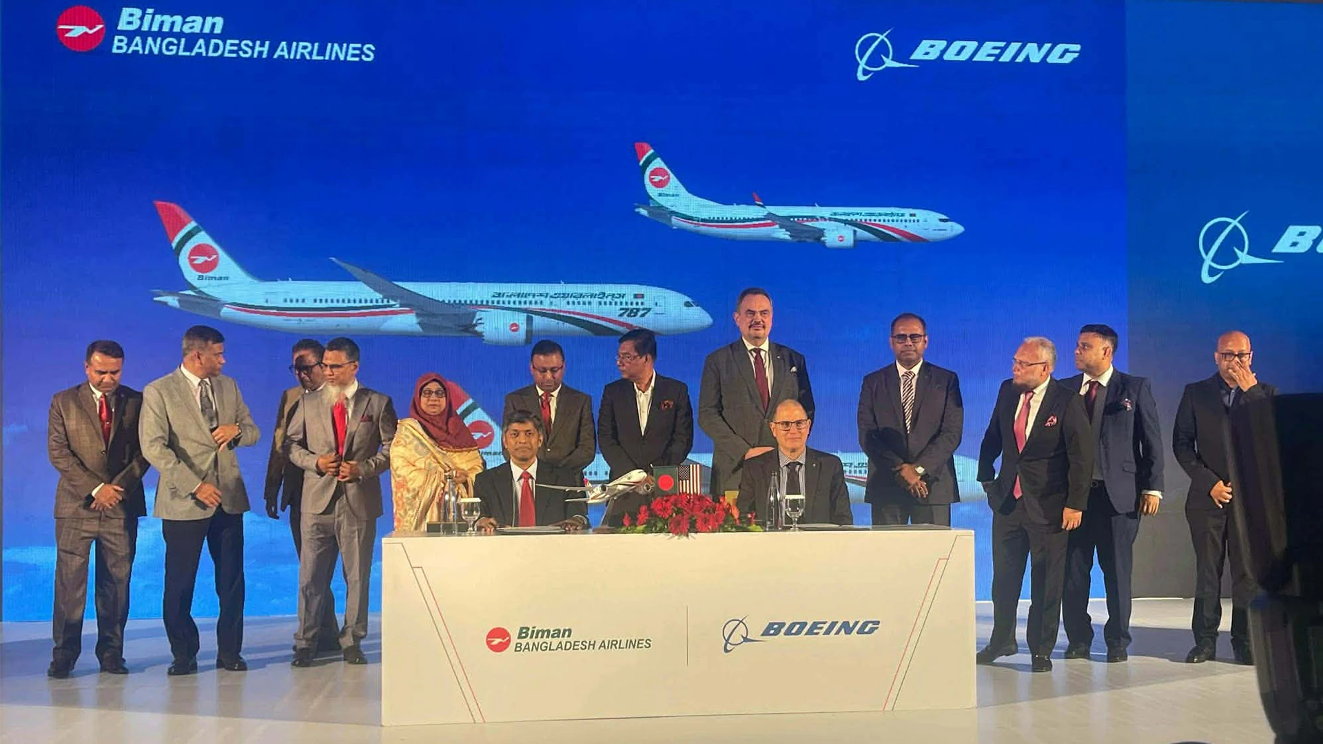১৪টি উড়োজাহাজ কিনতে বোয়িংয়ের সঙ্গে বিমানের চুক্তি সই