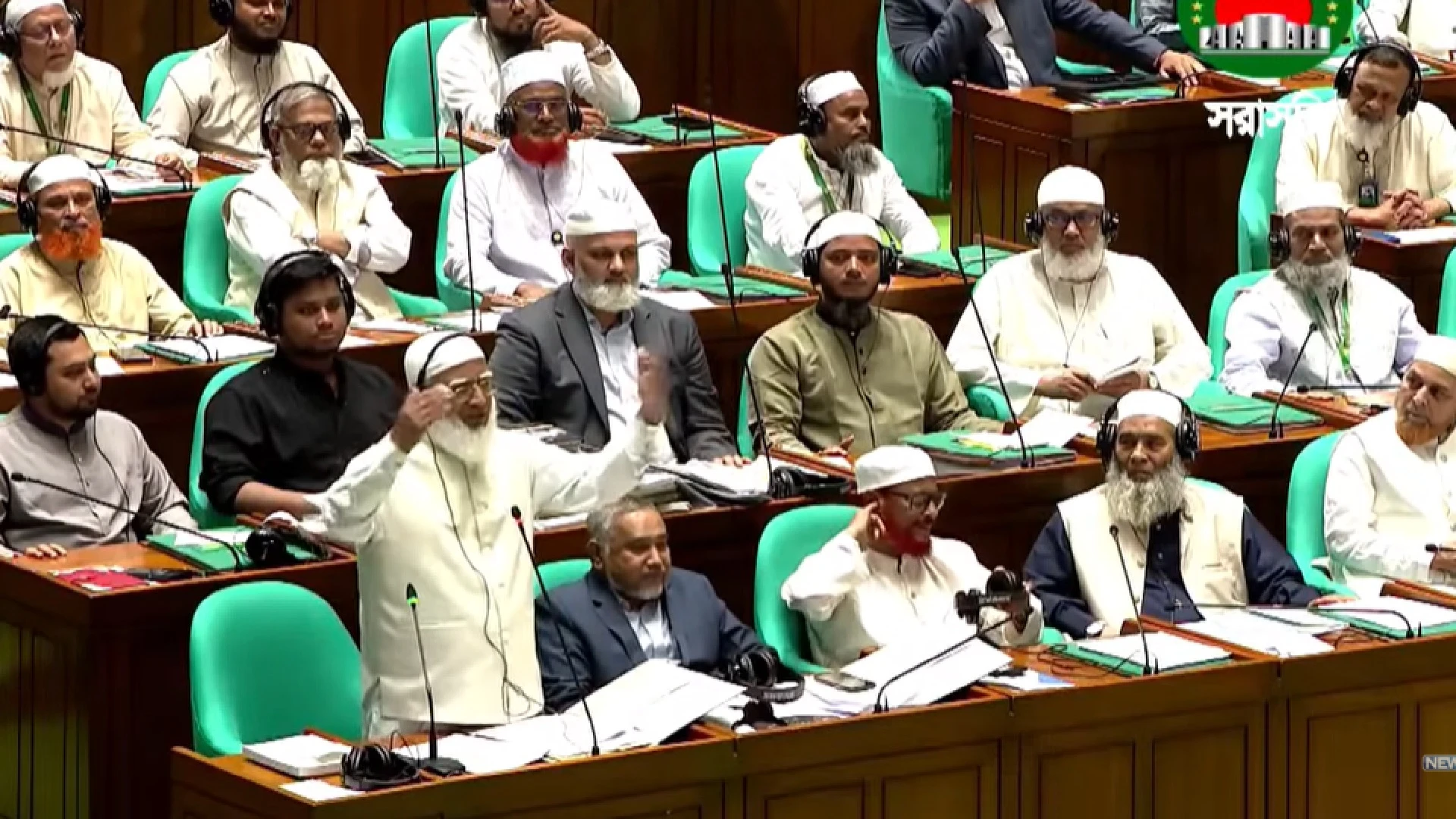 সংবিধান পরিবর্তনের আন্দোলন করতে পারি, বিদ্রোহ করবো না: বিরোধীদলীয় নেতা