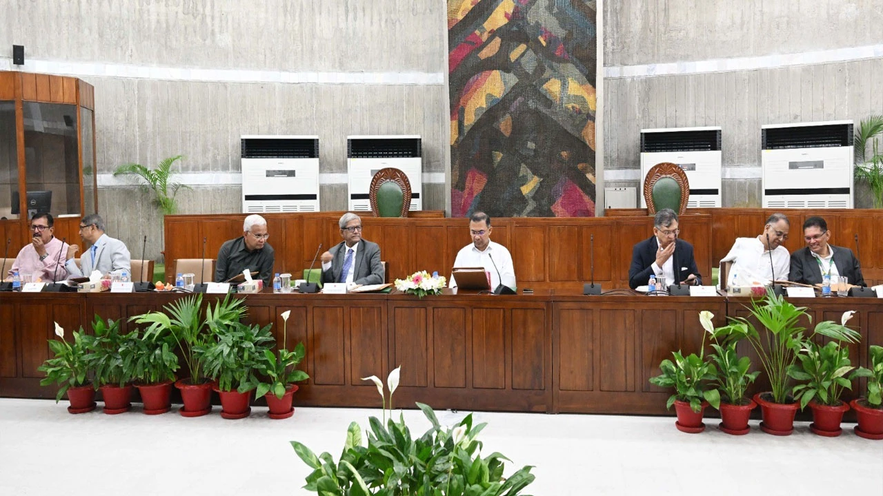 বৈদ্যুতিক বাস ও ট্রাক আমদানিতে বড় ছাড়, কমছে শুল্ক-কর