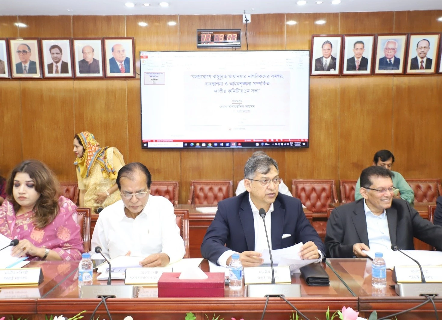আইনশৃঙ্খলা পরিস্থিতি নিয়ন্ত্রণে সরকার কঠোর অবস্থানে: স্বরাষ্ট্রমন্ত্রী