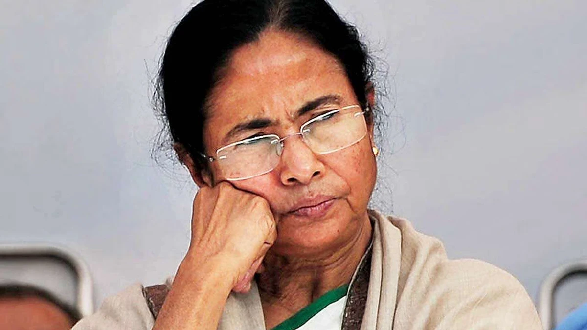 হেরে যাচ্ছেন মমতার ১৫ মন্ত্রী