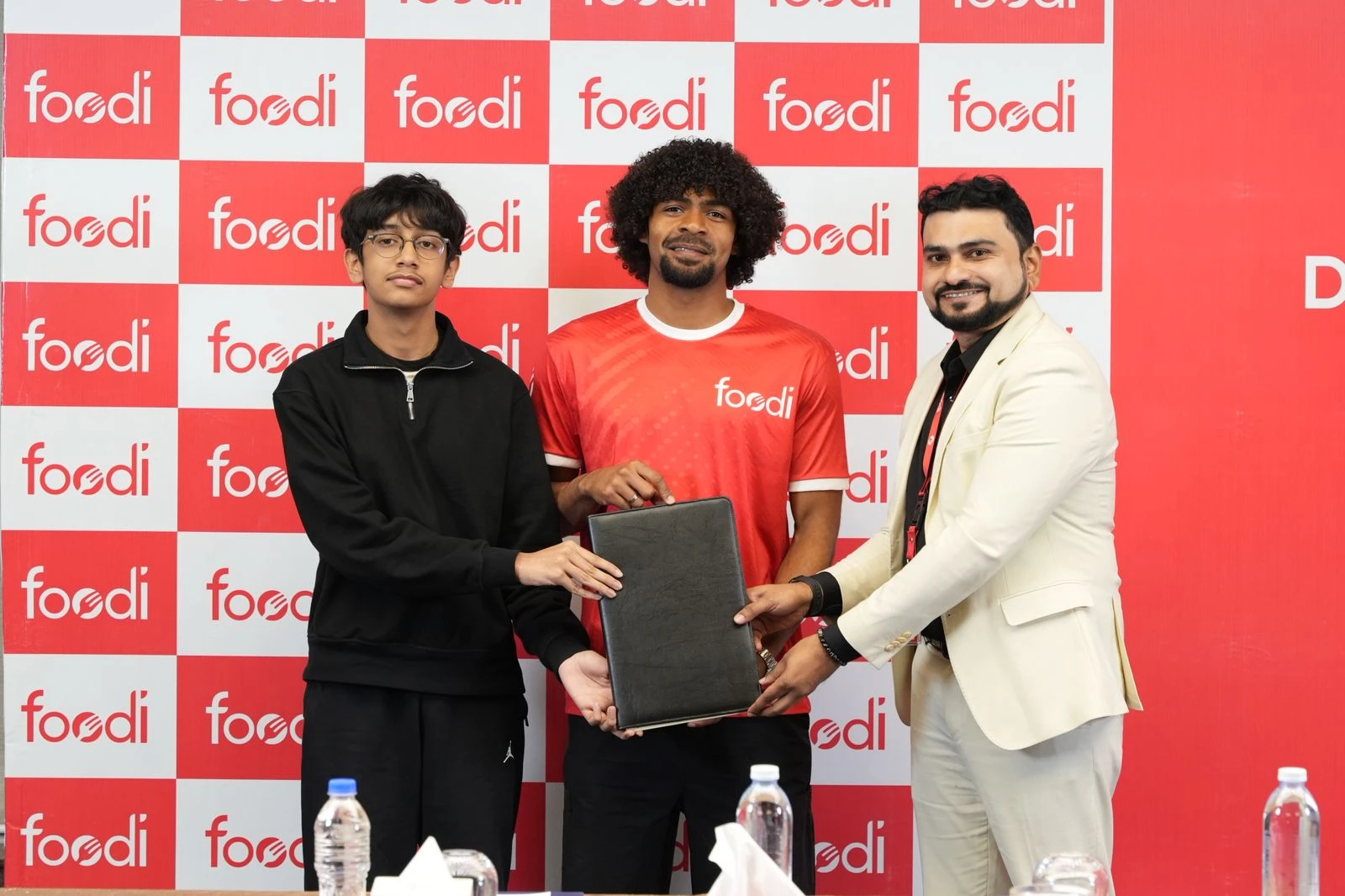 ফুডির ব্র্যান্ড অ্যাম্বাসেডর হিসেবে যোগ দিলেন হামজা চৌধুরী