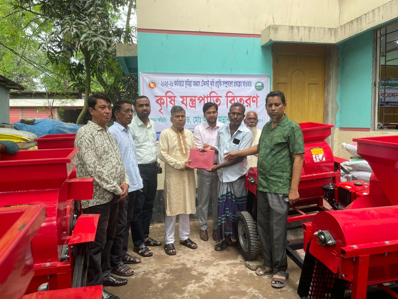 কৃষির উন্নয়নে আধুনিক যন্ত্রপাতির বিকল্প নেই : এমপি মান্নান