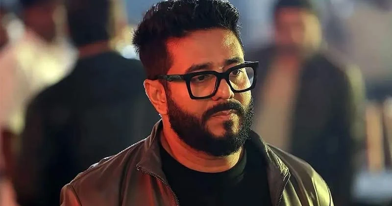 পরাজয়ের পর রাজনীতি ছাড়ার ঘোষণা নির্মাতা রাজ চক্রবর্তীর