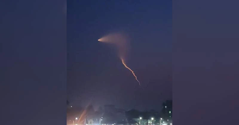 গোপালগঞ্জের আকাশে দেখা মিললো অদ্ভুত আলোর ঝলকানি