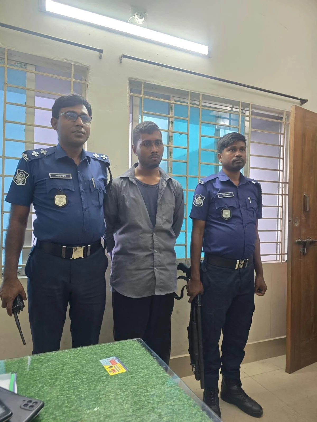 গোবিন্দগঞ্জে শিশু ধর্ষণের চেষ্টার অভিযোগে যুবক আটক