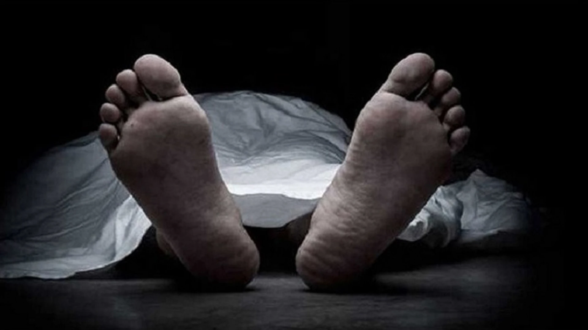বাঞ্ছারামপুরে কলেজ মাঠের পাশে অজ্ঞাত যুবকের রক্তাক্ত মরদেহ উদ্ধার