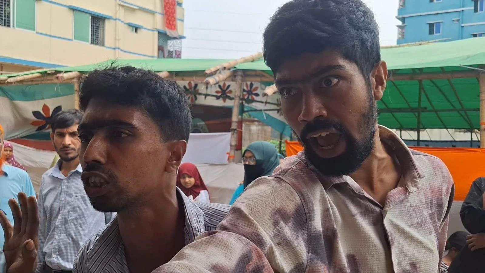 কেরানীগঞ্জে মাদক বিক্রিতে বাধা দেওয়ায় দোকানদারকে বেধড়ক মারধর