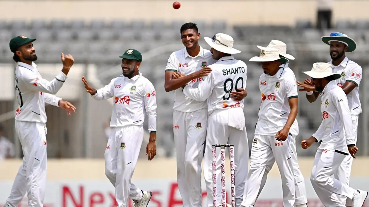 নাহিদের আগুনঝরা বোলিংয়ে জয়ের সুবাস পাচ্ছে বাংলাদেশ