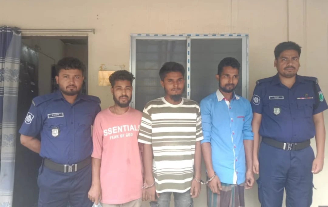 ছাতকে পুলিশের জালে অনলাইন জুয়ার চক্র, আটক ৪