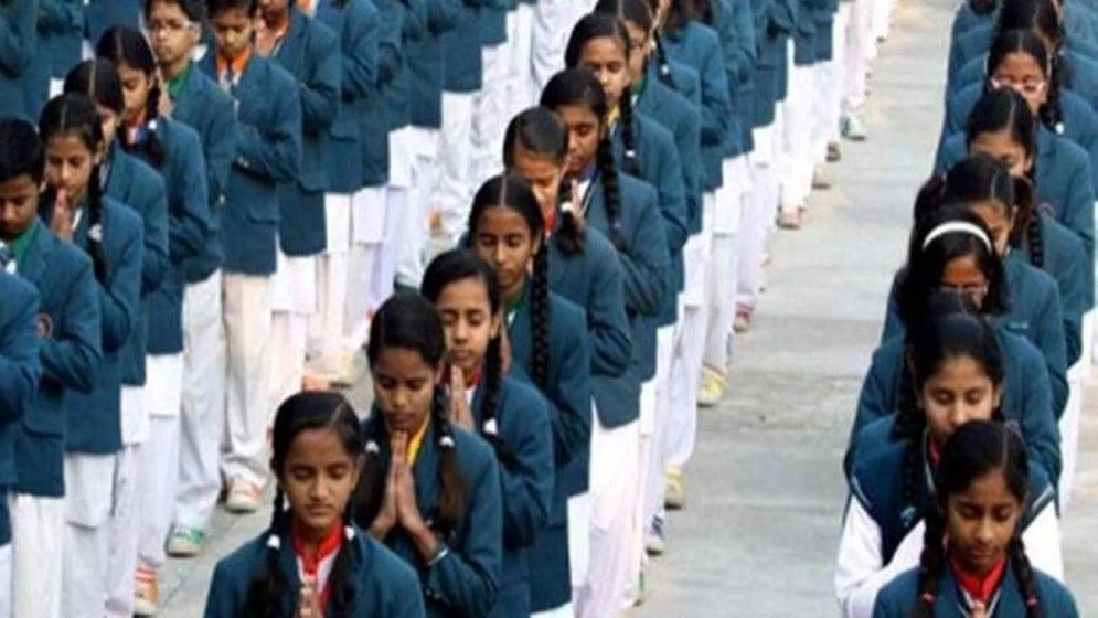 পশ্চিমবঙ্গের স্কুলে ‘বন্দে মাতরম’ বাধ্যতামূলক করল রাজ্য সরকার