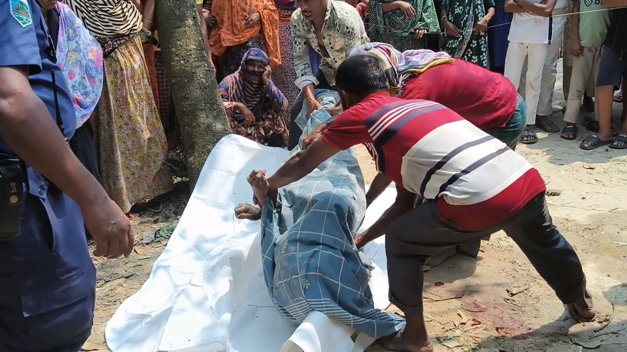 বগুড়ার শিবগঞ্জে ধানক্ষেত থেকে রাজমিস্ত্রীর গলাকাটা মরদেহ উদ্ধার