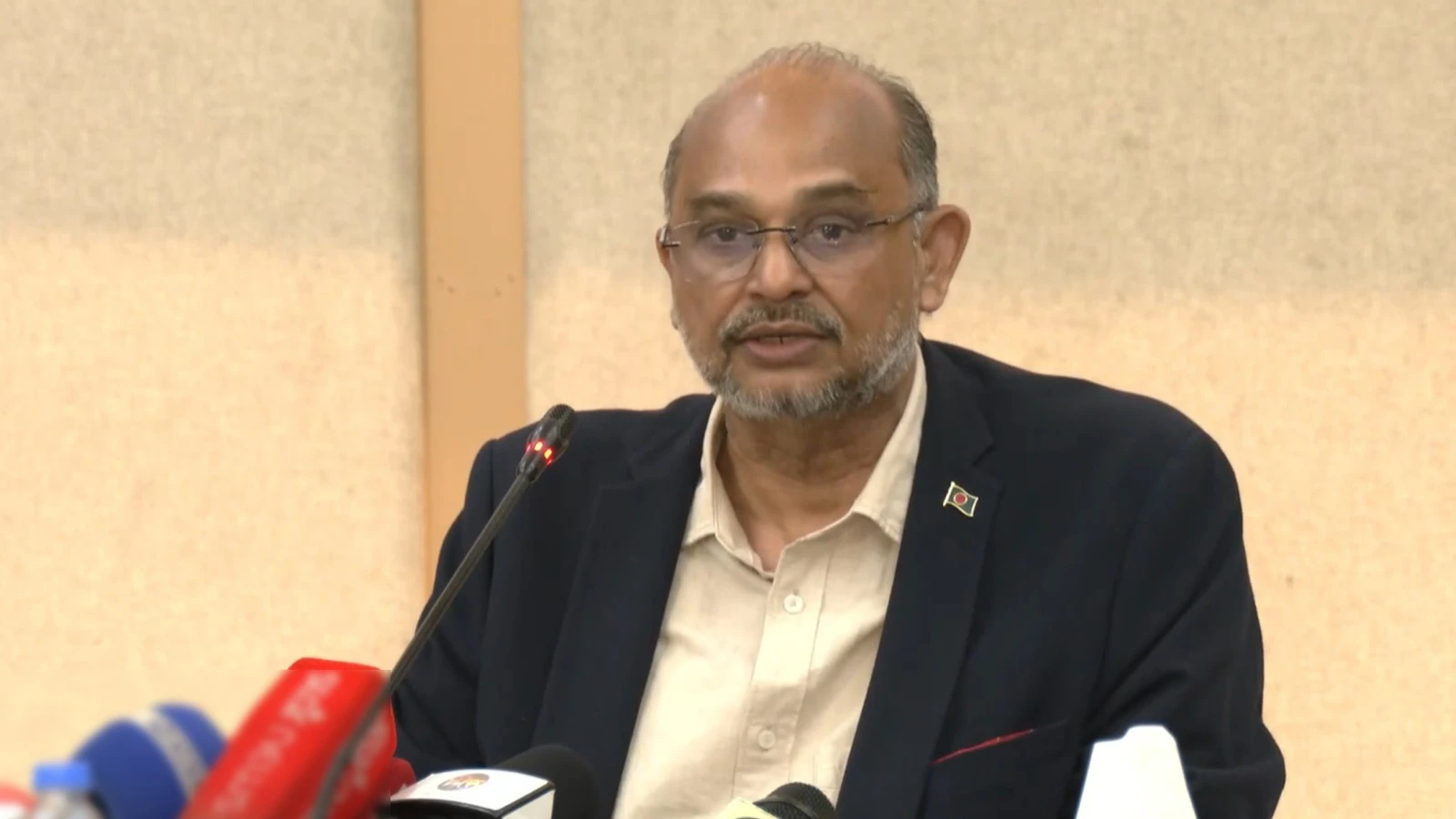 টাকা ছাপানোর অভিযোগ ‘গালগল্প’: অর্থ ও পরিকল্পনা উপদেষ্টা