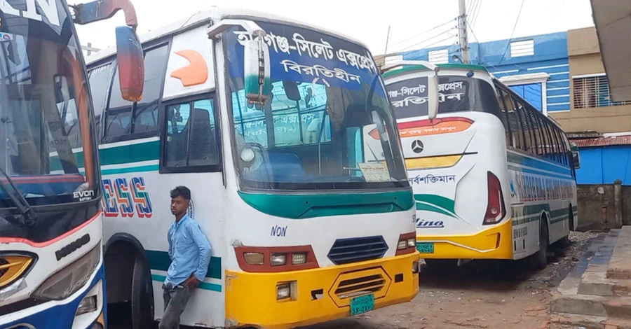 হবিগঞ্জে দ্বিতীয় দিনের মতো অনির্দিষ্টকালের পরিবহন ধর্মঘট, দুর্ভোগে যাত্রীরা