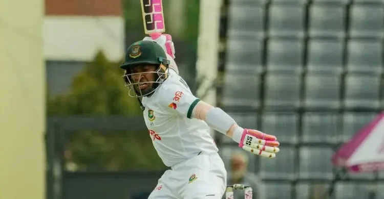 মুশফিকের ব্যাটে এক দিনে দুই ইতিহাস