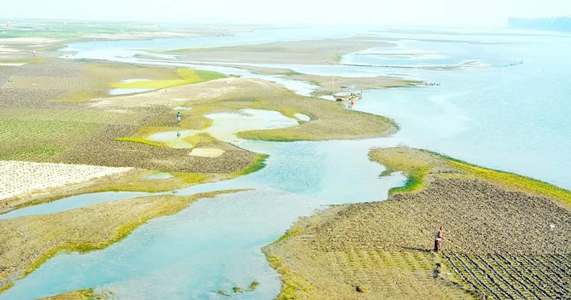 পদ্মা ব্যারাজে গতি, তিস্তা এখনো প্রতীক্ষায়