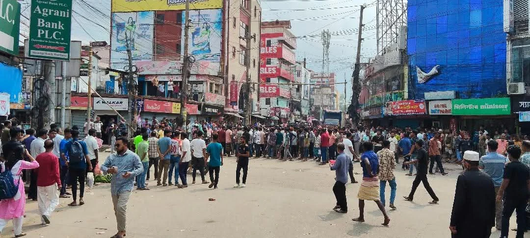 শ্রীমঙ্গলে শ্রমিক সংঘর্ষে সাংবাদিকসহ আহত ১৬, মহাসড়কে দীর্ঘ যানজট