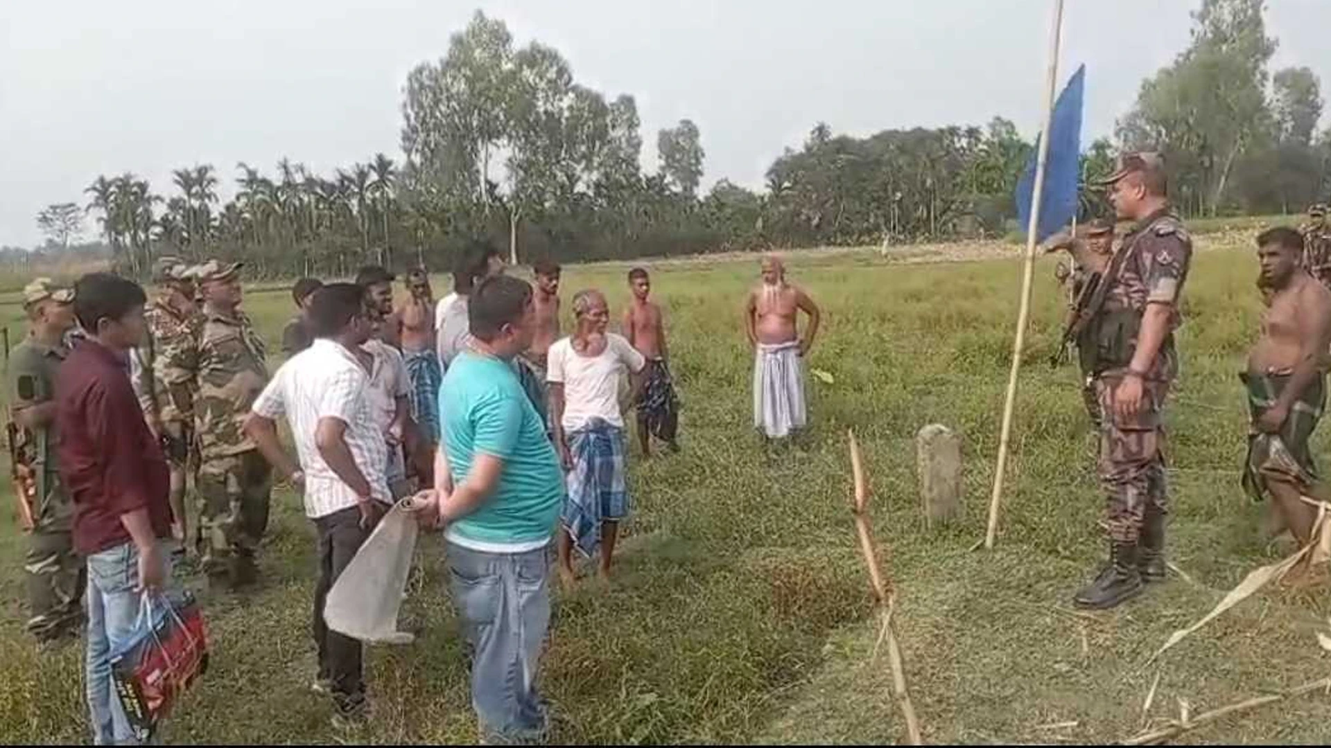 বিজিবির বাধার মুখে খুঁটি তুলে নিতে বাধ্য হলো বিএসএফ