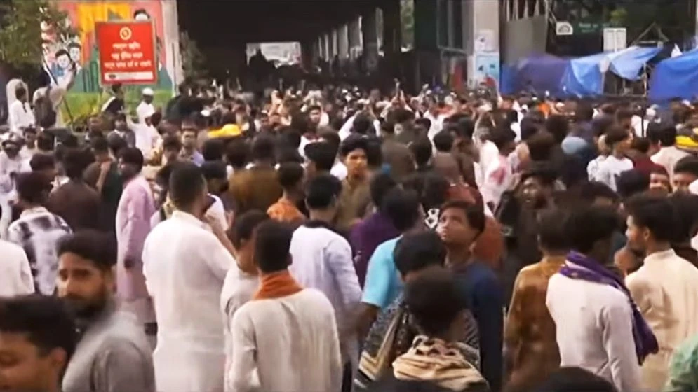 রামিসা হত্যার বিচারের দাবিতে মিরপুর-১০ নম্বরে 'ব্লকেড কর্মসূচি'