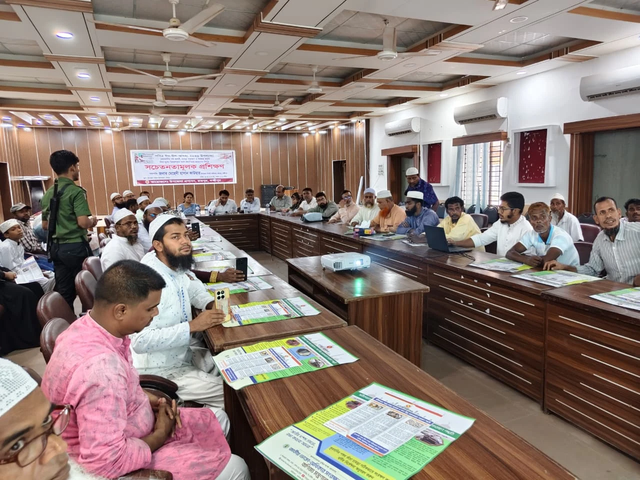 ঈদুল আজহা উপলক্ষে রায়পুরে চামড়া সংরক্ষণ বিষয়ে সচেতনতামূলক প্রশিক্ষণ অনুষ্ঠিত