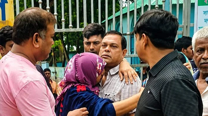 জামিনে মুক্তি জেল গেটেই ফের আটক জেলা আ.লীগ নেতা সিরাজুল হক