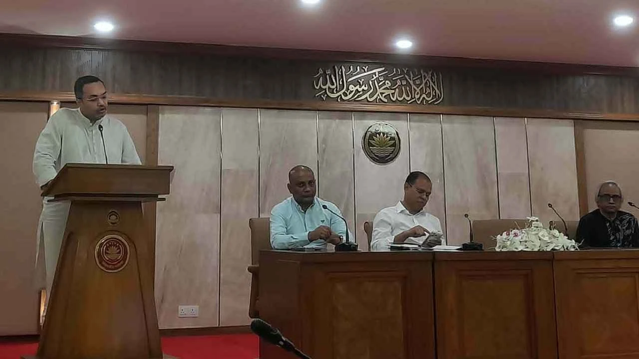 প্রধানমন্ত্রীর নির্দেশে ট্রেনে নারীদের জন্য আলাদা বগি: মাহাদী আমিন