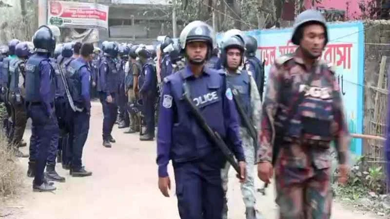 যৌথবাহিনীর নিয়ন্ত্রণে জঙ্গল সলিমপুর, আটক ২৫
