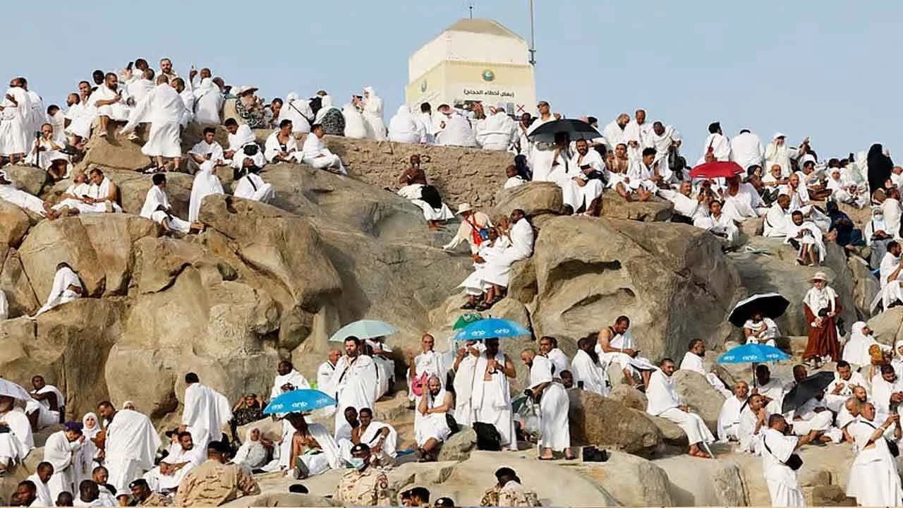 হজে গিয়ে প্রাণ হারালেন ৩১ বাংলাদেশি