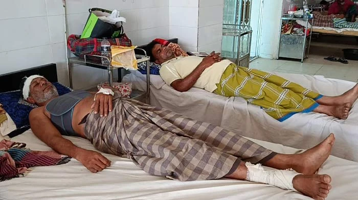 জমিজমা বিরোধের জেরে হামলায় গুরুতর আহত ২, নগদ টাকা ও মোবাইল ছিনতাইয়ের অভিযোগ