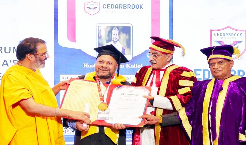 দিল্লিতে সম্মানসূচক ডক্টরেট পেলেন চলচ্চিত্র নির্মাতা হাসিবুর রেজা কল্লোল