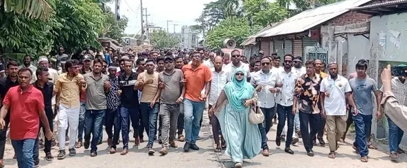 হত্যা মামলার তদন্ত চলাকালে আসামিপক্ষের বিক্ষোভ, এলাকায় আলোচনা-সমালোচনা