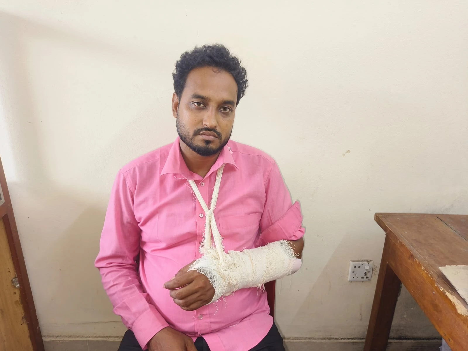 বেনাপোলে বাংলাটিভির সাংবাদিকের ওপর হামলা, মামলা দায়ের