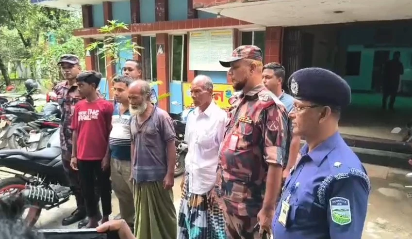 বকশীগঞ্জ সীমান্তে উদ্ধার হওয়া ব্যক্তিকে পরিবারের কাছে হস্তান্তর