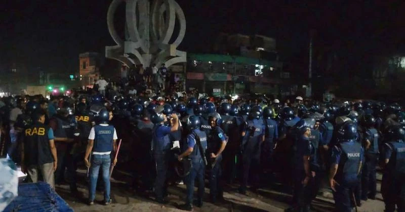 ভৈরবে ভাড়া নিয়ে চালক ও যাত্রীর হাতাহাতি থেকে সংঘর্ষ: আহত ৩০