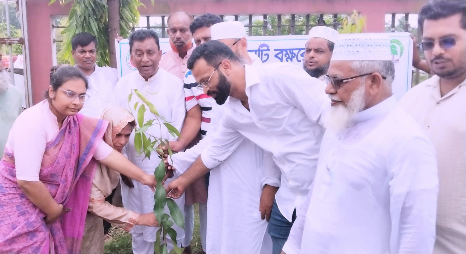 জাতীয় বৃক্ষরোপণ দিবস উপলক্ষে বর্নি ইউনিয়নে বৃক্ষরোপণ কর্মসূচি অনুষ্ঠিত