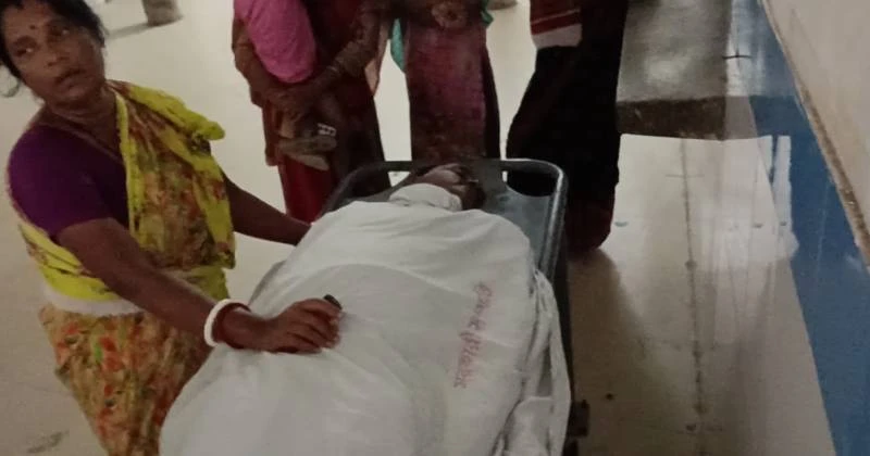 নড়াইলে বরকে মিষ্টিমুখ করানোর সময় বিদ্যুৎ স্পৃষ্ট হয়ে এক জনের মৃত্যু