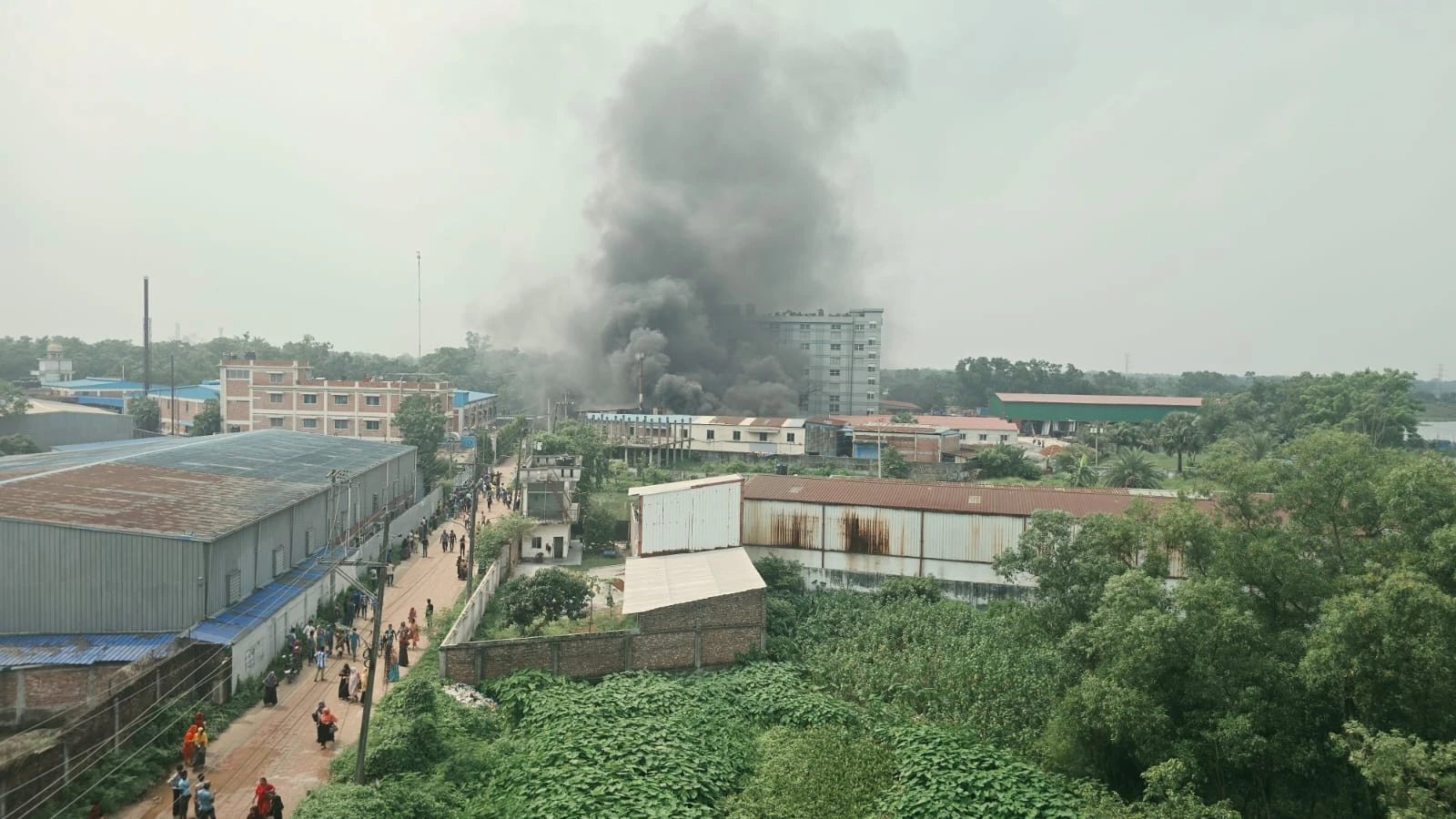 পূবাইলে টায়ার রিসাইক্লিং কারখানায় আবারও বয়লার বিস্ফোরণ, আগুন নিয়ন্ত্রণে